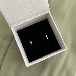 Mejuri block bar studs (gold vermeil)